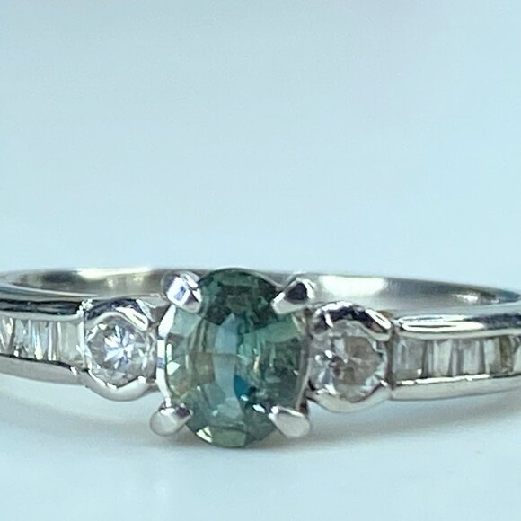 Natural 0.35Ct. Alexandrite & 0.25ct G/VS2 Diamond Platinum Ring 3.4g s7.5 JR403